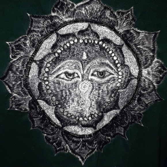 5/25. Shangri-La Forest Green Sun Tee Shirt - Picture 3 of 8
